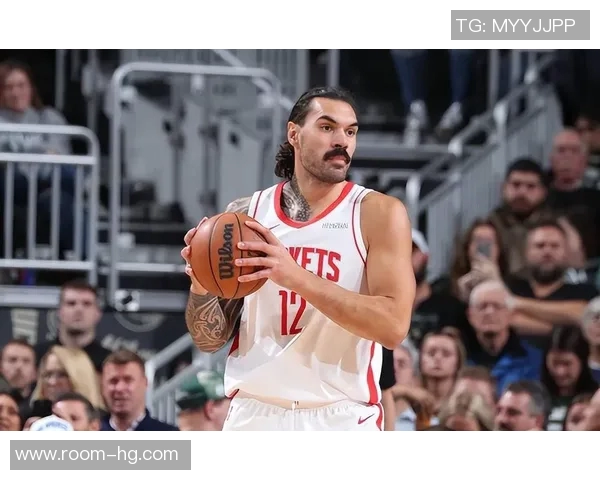 开拓者媒体人杨瀚森亲历亚当斯力量展现感受最强壮之人魅力 开拓者媒体人杨瀚森亲历亚当斯力量展现感受最强壮之人魅力